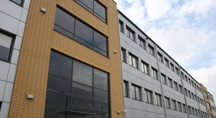Offices for rent in S8 Business Park